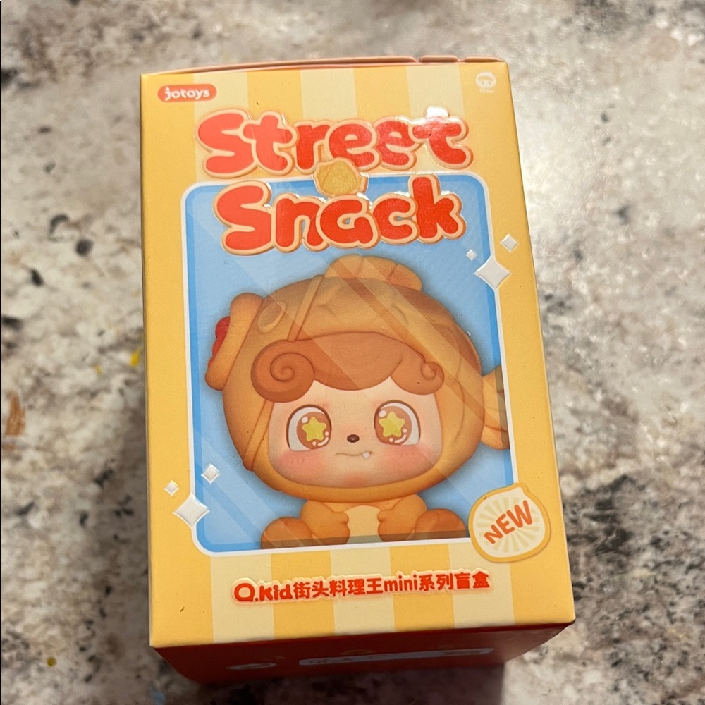 Street Snack Figure